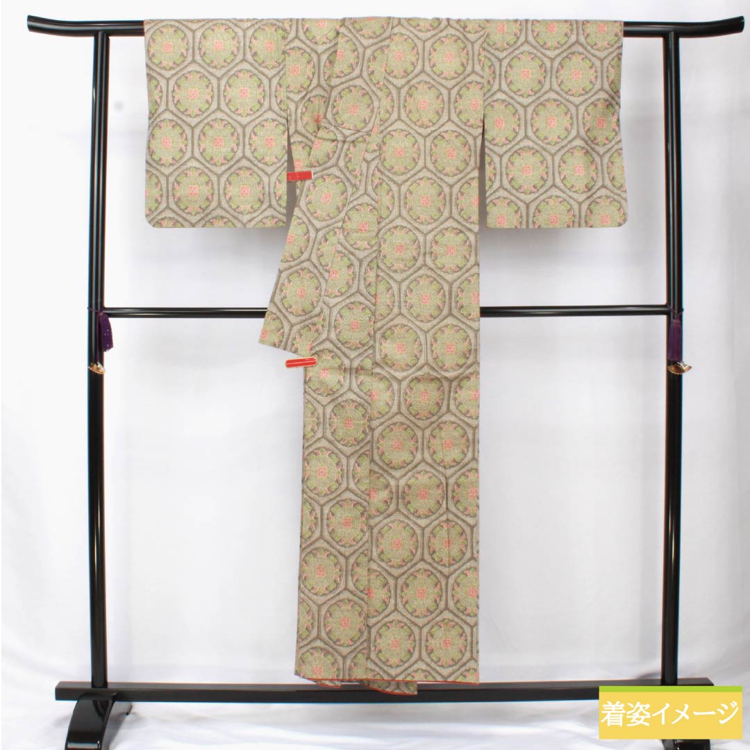 紬 正絹 Sランク 身丈151.5cm 裄丈62cm 消炭黒色（けしずみぐろいろ） 幾何学模様 村山大島 袷 グレー系 1116004032222