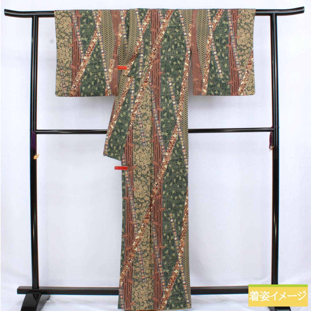 Komon (small pattern) kimono, pure silk, length 162.5cm, sleeve length 66cm, lined, Satsuma Nandou color (Satsuma Nandou color), stencil dyeing, auspicious motif, S rank, green, product number 1115006142419