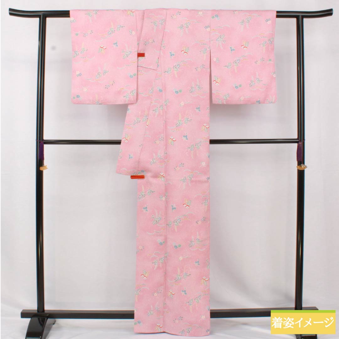 小紋 ポリエステル 身丈165cm 裄丈64cm 袷 一斤染色（いっこんぞめいろ） 洗える着物 草花 Sランク ピンク系 1115005182513