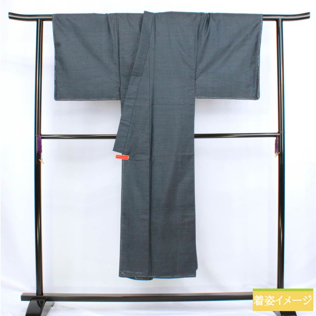 男物 正絹 Sランク 身丈143cm 裄丈70.5cm  大島紬 亀甲模様 アンサンブル しつけ糸付き 袷 紺系 1119000972418