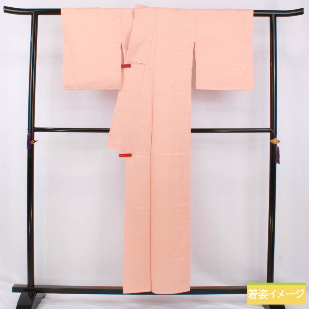 色無地 正絹 Sランク 身丈155.5cm 裄丈59.5cm 鮭色（さけいろ） 一つ紋 橘 抽象模様 袷 ピンク系 1114002502313