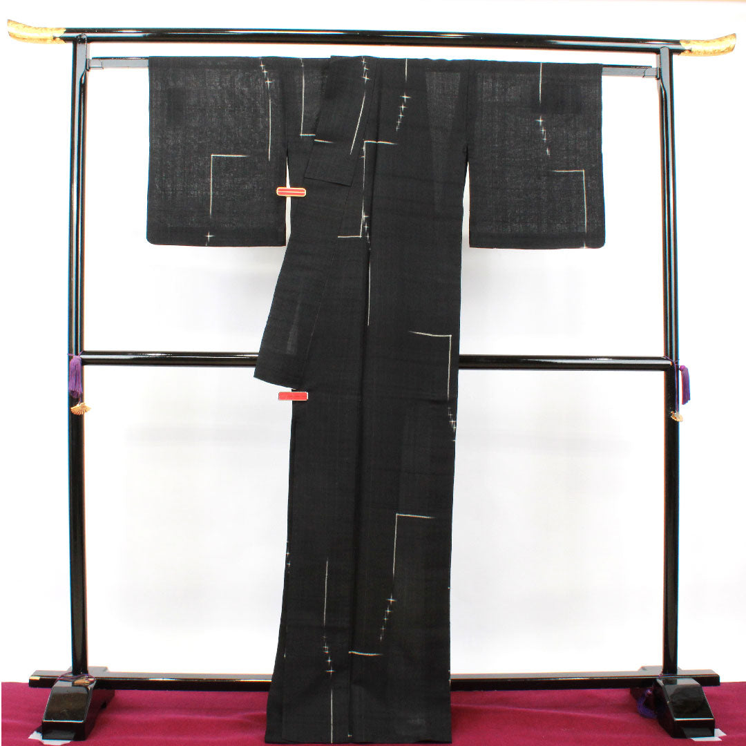 夏物 正絹 紬 身丈169cm 裄丈65.5cm  絣 幾何学模様 夏紬 紗 Sランク 黒系 1132001582510