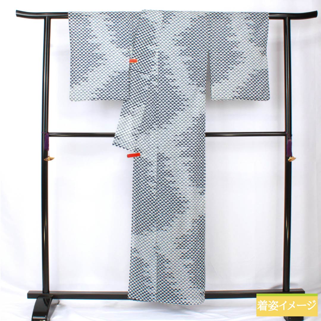 夏物 ポリエステル 小紋 身丈159cm 裄丈65.5cm 鱗 洗える着物 絽 Sランク 白系 1132002302311