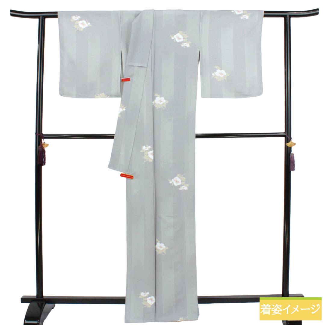 小紋 ポリエステル Sランク 身丈164.5cm 裄丈66cm 単衣 水銀色（すいぎんいろ） 白銅色（はくどういろ） 洗える着物 縞 花柄 グレー系 1115008202422