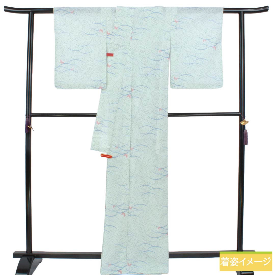夏物 ポリエステル 紬 Aランク 身丈166.5cm 裄丈64cm 青白磁色（せいはくじいろ） 洗える着物 露芝 蝶 紗 水色系 1132007073524