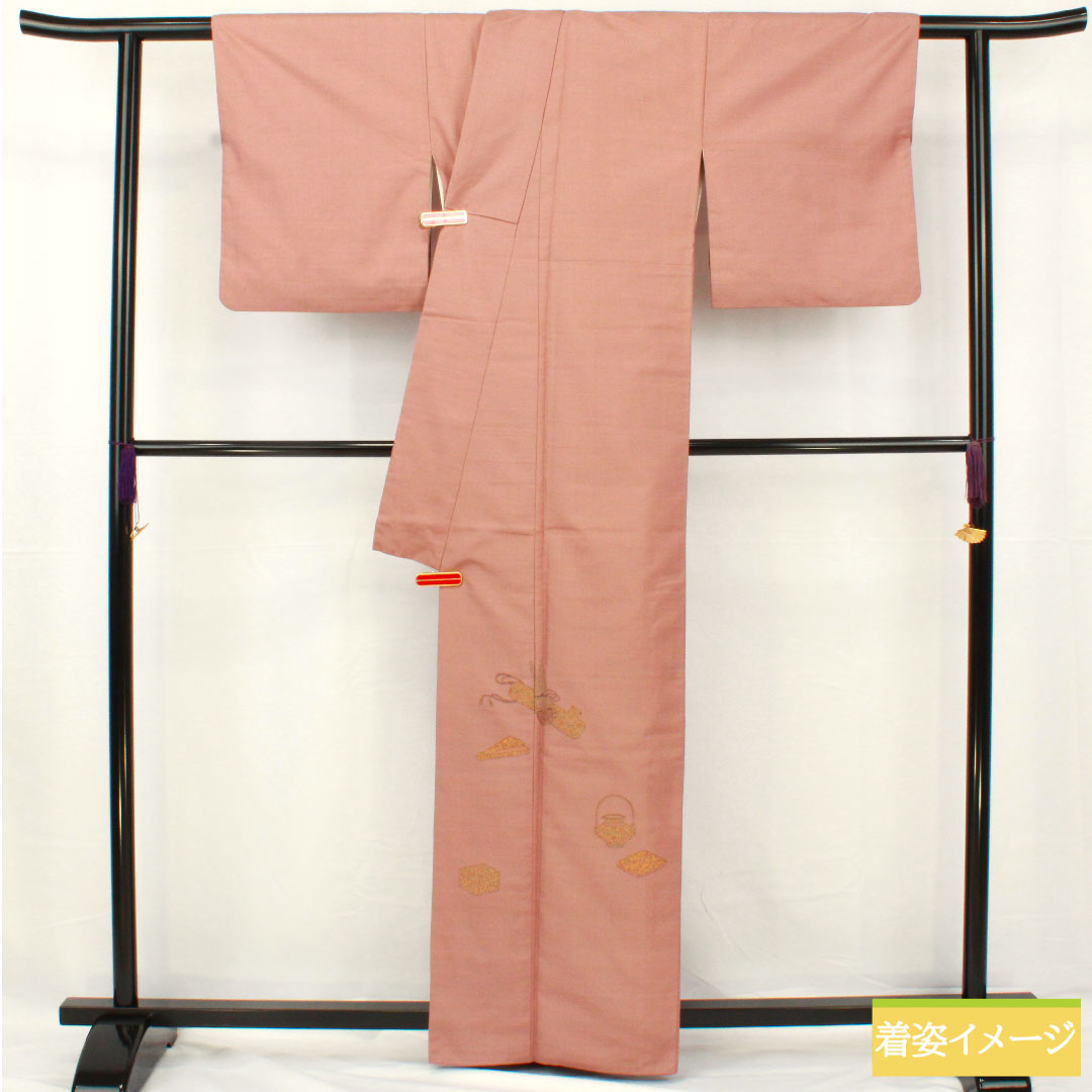 訪問着 正絹 袷 身丈162.5cm 裄丈62.5cm 帯紅色（たいこうしょく） 紬地 一つ紋 丸に角立四ツ目 付下げ Sランク 紫系 1112005572420