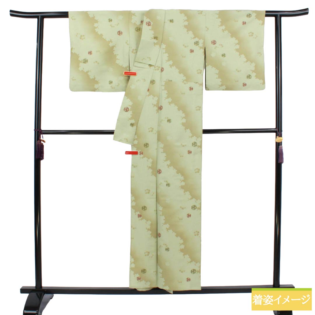 小紋 ポリエステル Sランク 身丈154.5cm 裄丈64cm 単衣 薄緑色（うすみどりいろ） 洗える着物 桜 鞠 緑系 1115008122219
