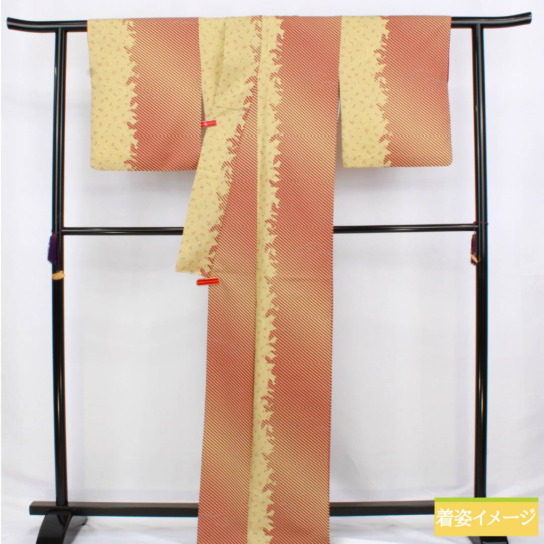 小紋 ポリエステル 身丈166.5cm 裄丈67.5cm 袷 魚子黄色（ぎょしこういろ） 抽象模様 洗える着物 Sランク 黄系 1115006212523