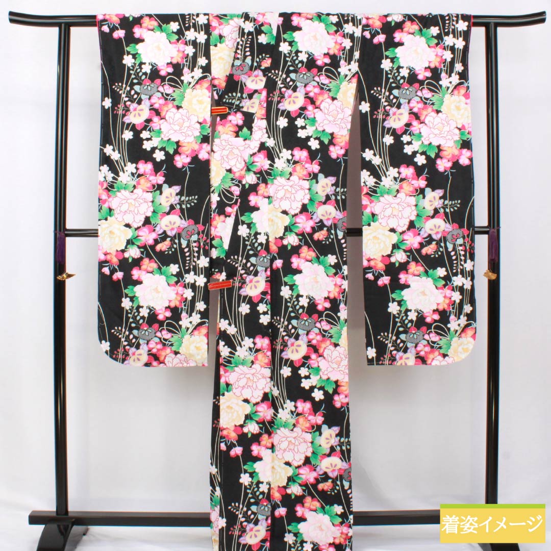振袖 ポリエステル Sランク 身丈165cm 裄丈67.5cm 袷 桜 牡丹 橘 しつけ糸付き 未使用品 洗える着物 黒系 1113002222510