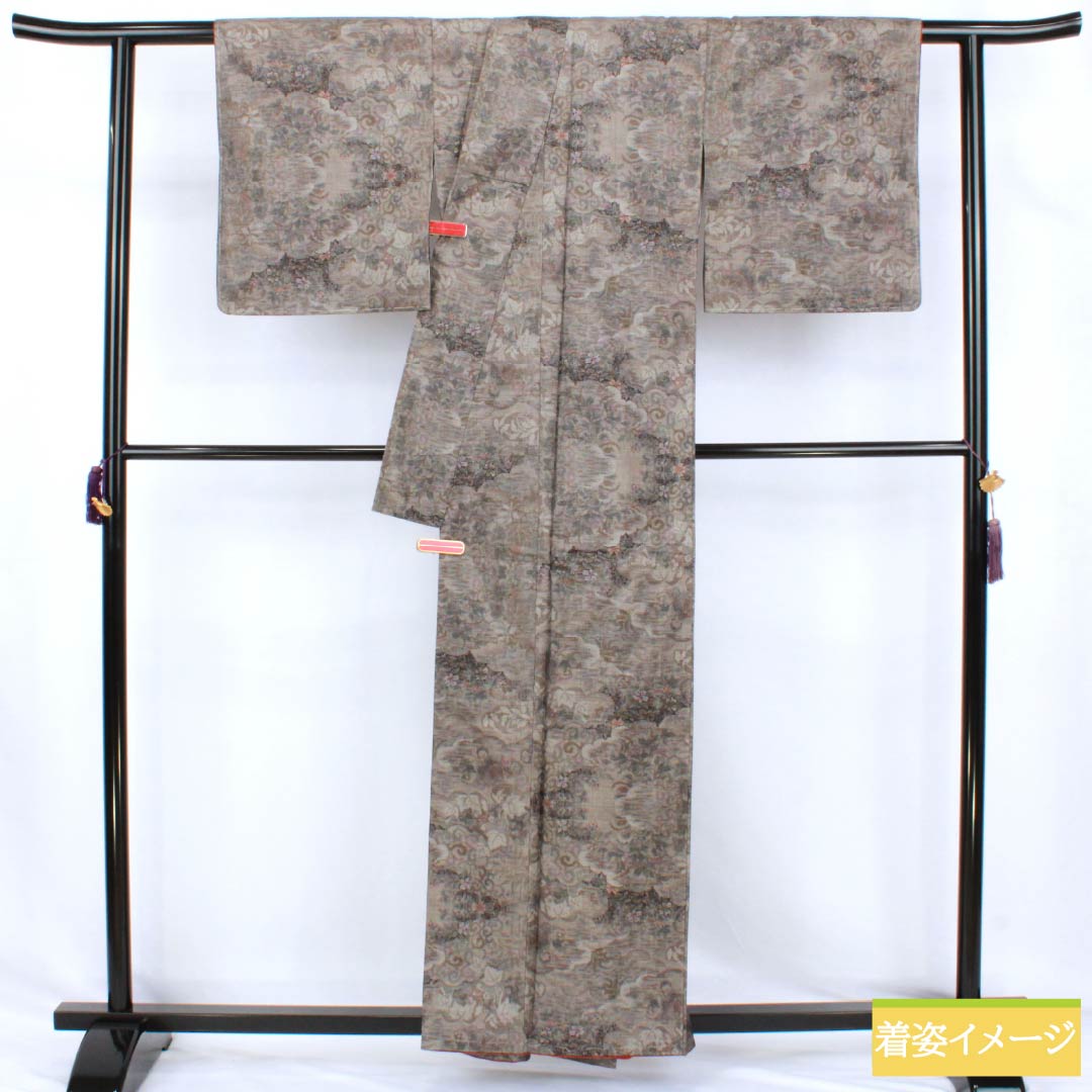 紬 正絹 Sランク 身丈159cm 裄丈60.5cm 茶気鼠色（ちゃけねずいろ） 村山大島 雲取り 草花 袷 グレー系 1116004832322