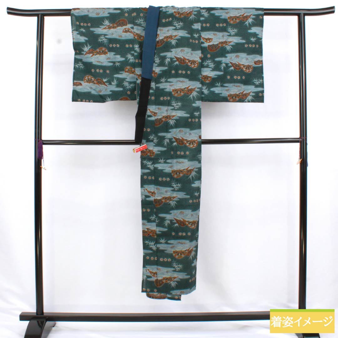 Men's wool nagajuban (long under-kimono), S-rank, length 140cm, sleeve length 67cm, iron-colored, with a bamboo grass and wave design, one-wheeled cart design, green, 1140000722419