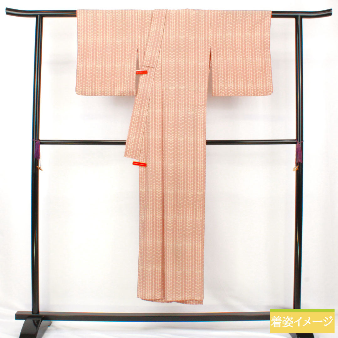 小紋 正絹 Aランク 身丈144.5cm 裄丈60.5cm 単衣 嵯峨鼠色（さがねずいろ） 幾何学模様 ピンク系 1115007623113