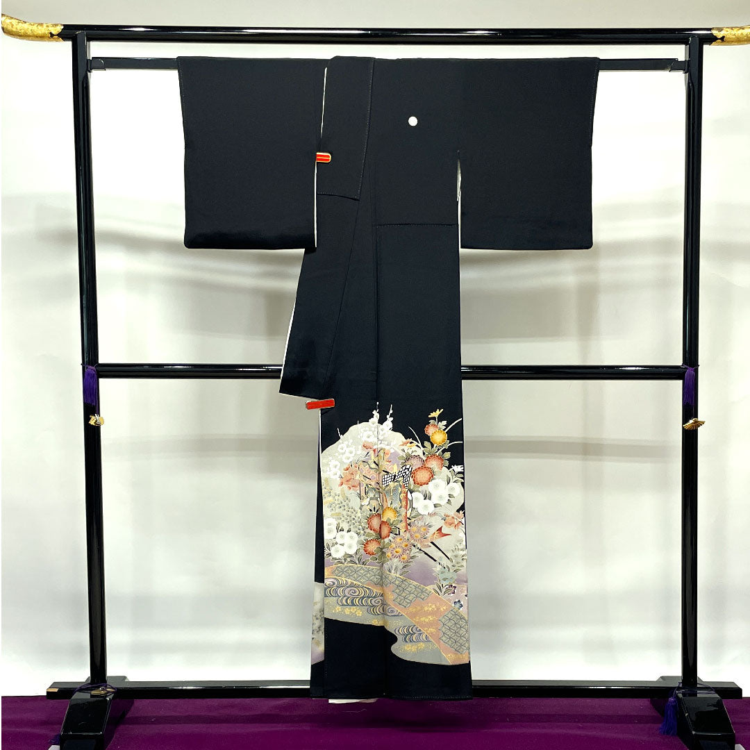 黒留袖 身丈155cm 裄丈61.5cm 袷 京友禅 吉祥文様 丸に剣片喰 正絹 Aランク 五つ紋 黒系 1111000913310