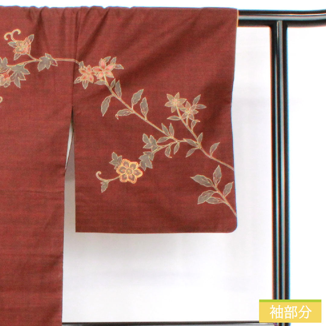 訪問着 正絹 袷 身丈158.5cm 裄丈65cm 生臙脂色（しょうえんじいろ） 大島紬地 紬地 蘇州刺繡 草花模様 Aランク 赤系 1112005493312