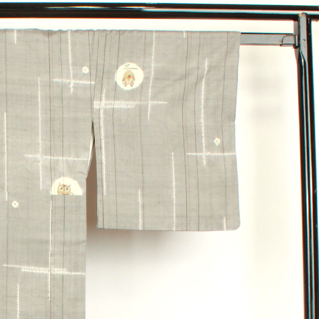 紬 身丈166cm 裄丈67cm 素鼠色 絞り フクロウ 正絹 Sランク 袷 グレー系 1116002022522