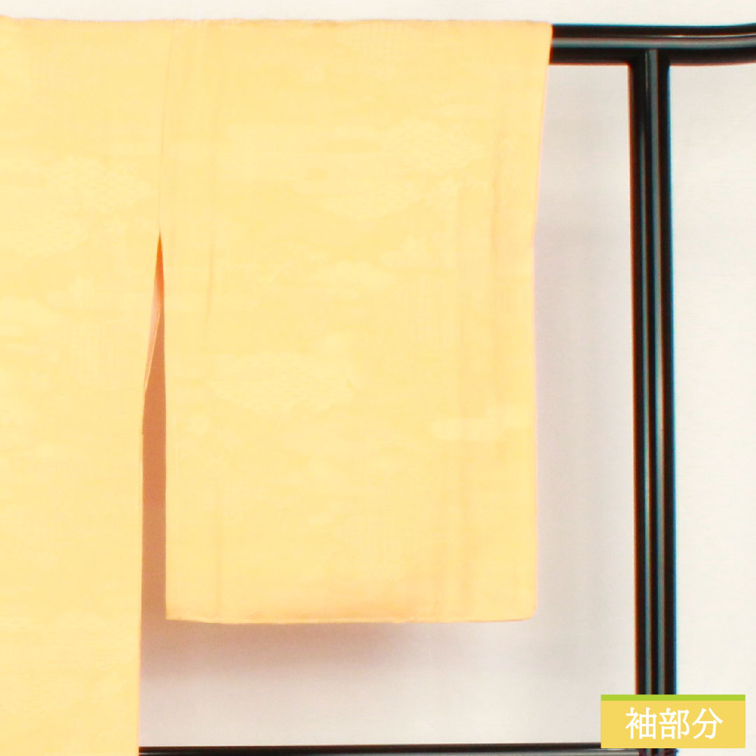 色無地 正絹 身丈160.5cm 裄丈65cm 薄柿色（うすがきいろ） 一つ紋 雪輪に蔦 しつけ糸付き 袷 Sランク 橙系 1114001642426