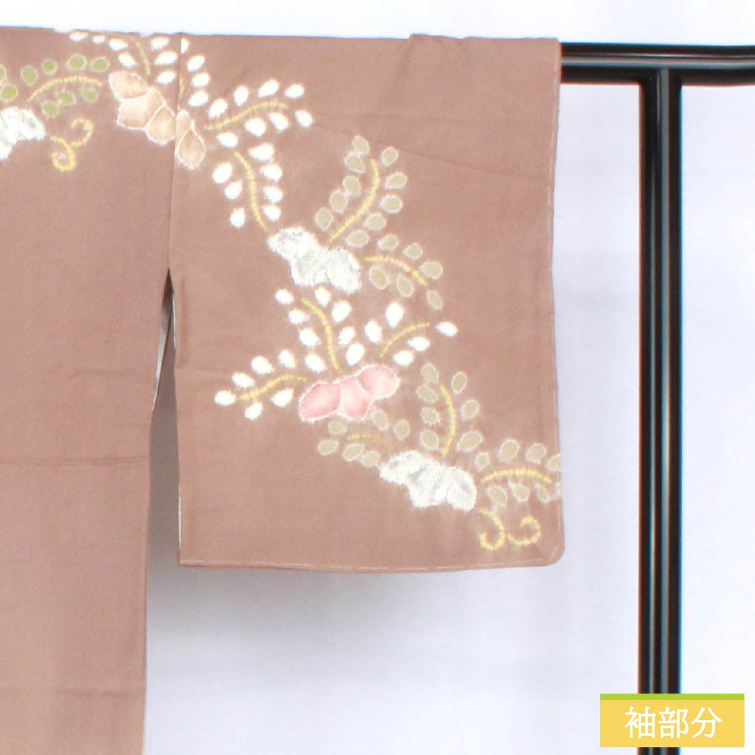 Homongi (formal kimono) made of pure silk, rank B, lined, length 158cm, sleeve length 67cm, Saganezuiro (Saga gray) color, tie-dyed, paulownia wood crepe, brown with basting thread, product number 1112007084314
