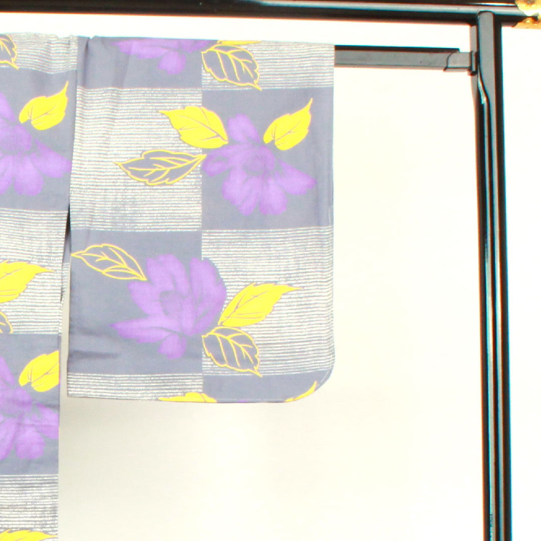 Yukata with basting thread, unused, gray-blue color, floral pattern, checkered pattern, cotton, S rank, single layer, length 170cm, sleeve length 67cm, gray 1118002172622