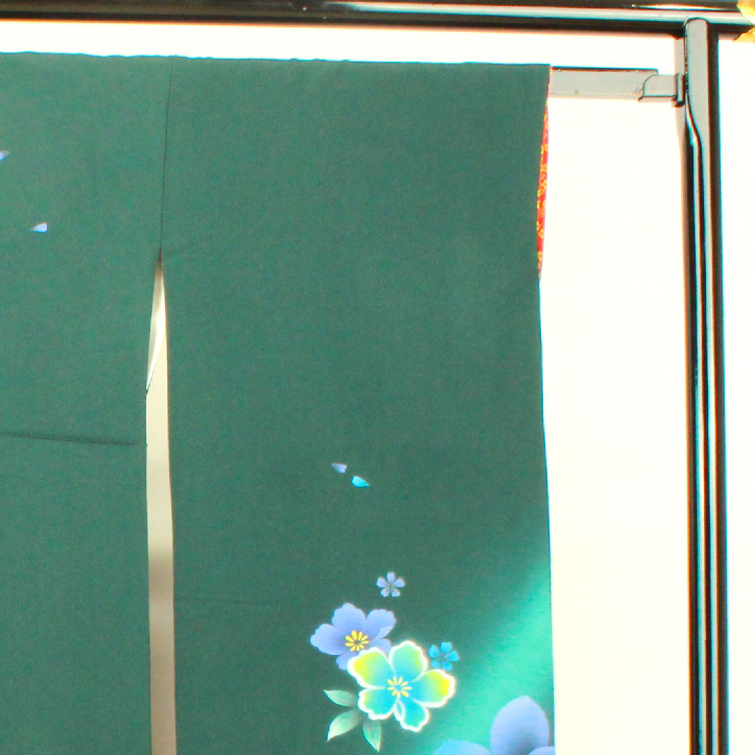 振袖 身丈165cm 裄丈70cm 袷  鉄色 京友禅 花模様  正絹 Aランク 緑系 1113001563519