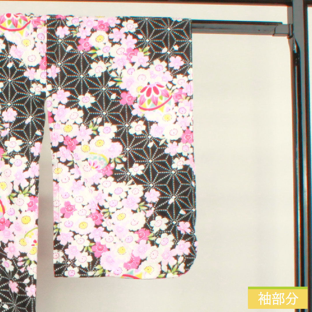 浴衣 木綿 身丈137.5cm 裄丈61.5cm Sランク 単衣 黒系 桜 麻の葉 1118005032110