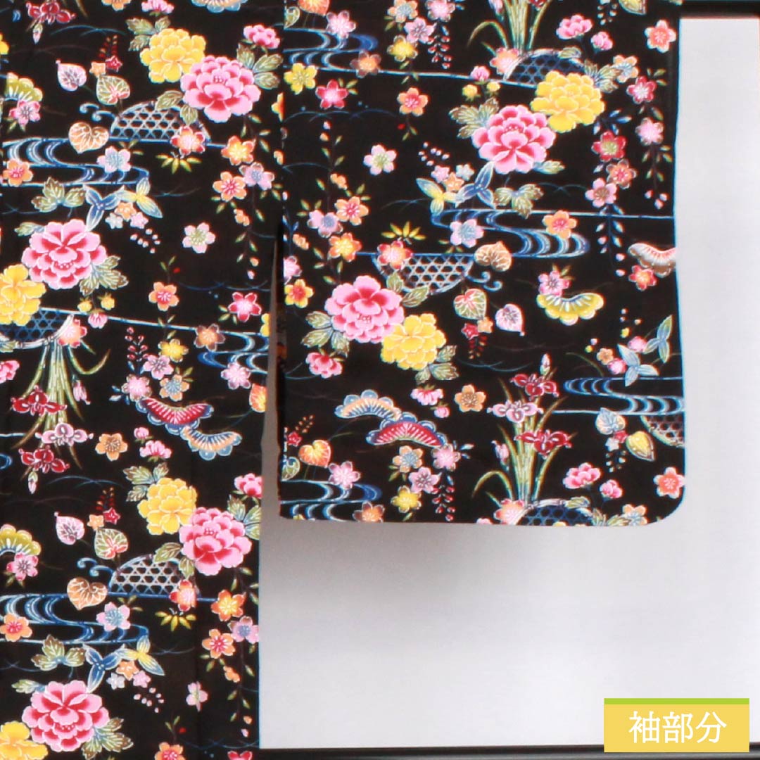 （新品未使用品）浴衣 木綿 身丈167cm 裄丈67cm NEWランク 単衣 黒系 型染 花 松 流水 1118006791510