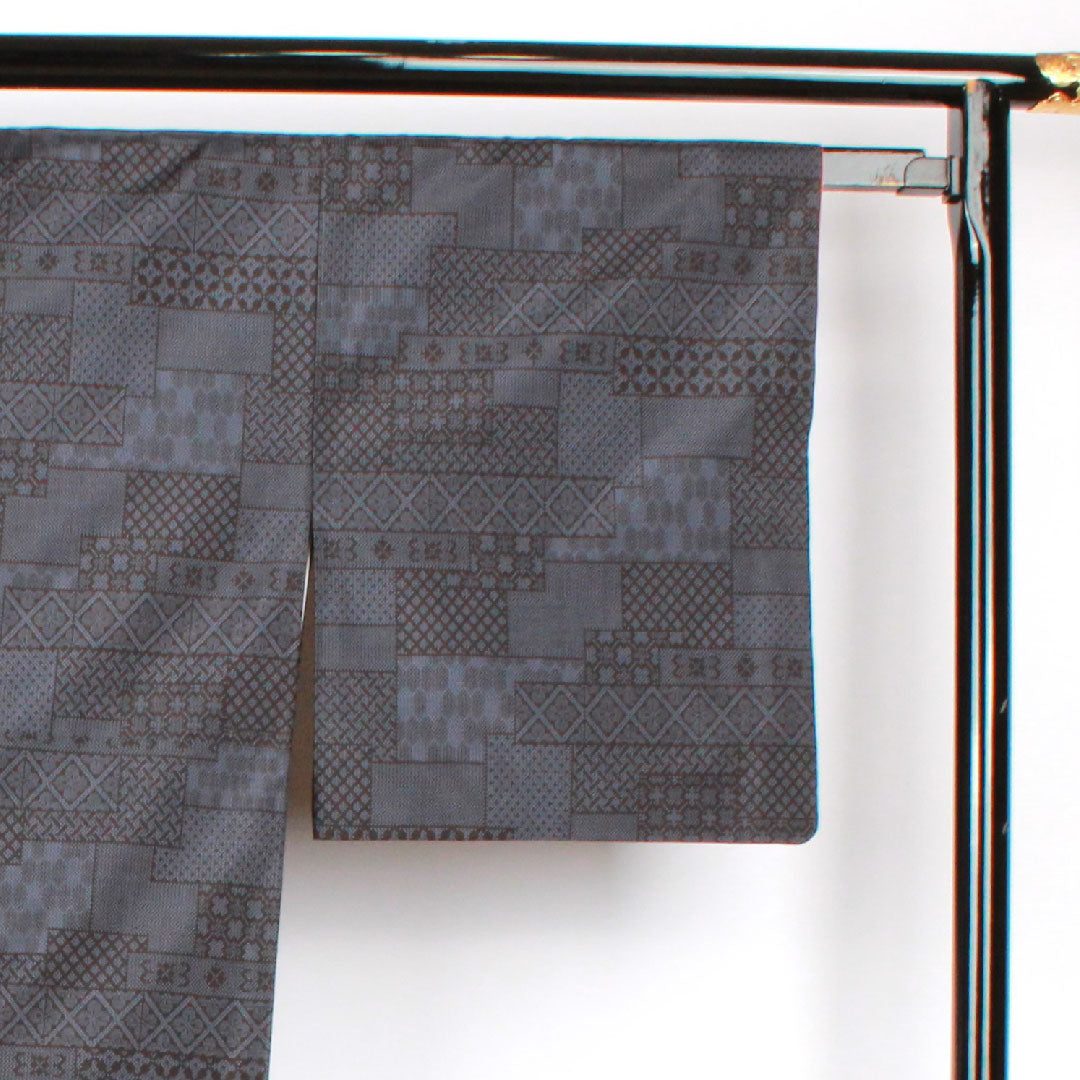 大島紬 身丈169.5cm 裄丈68cm 経緯絣 正倉院文様 正絹 Aランク 袷 紺系 1116001863518