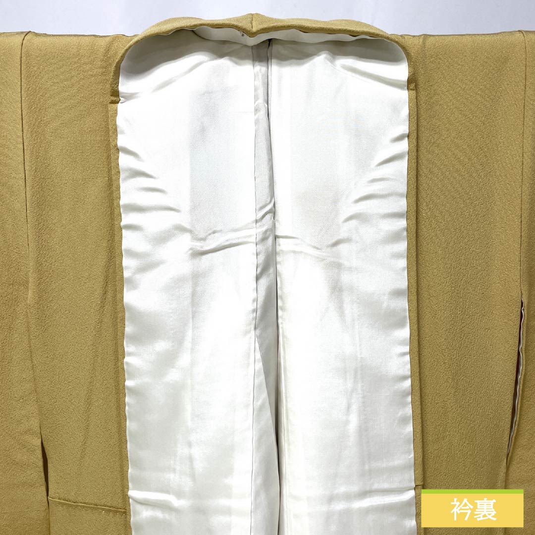 色無地 正絹 Sランク 身丈150.5cm 裄丈62.5cm 麦藁色（むぎわらいろ） ちりめん地 素無地 一つ紋 袷 黄系 1114003192123