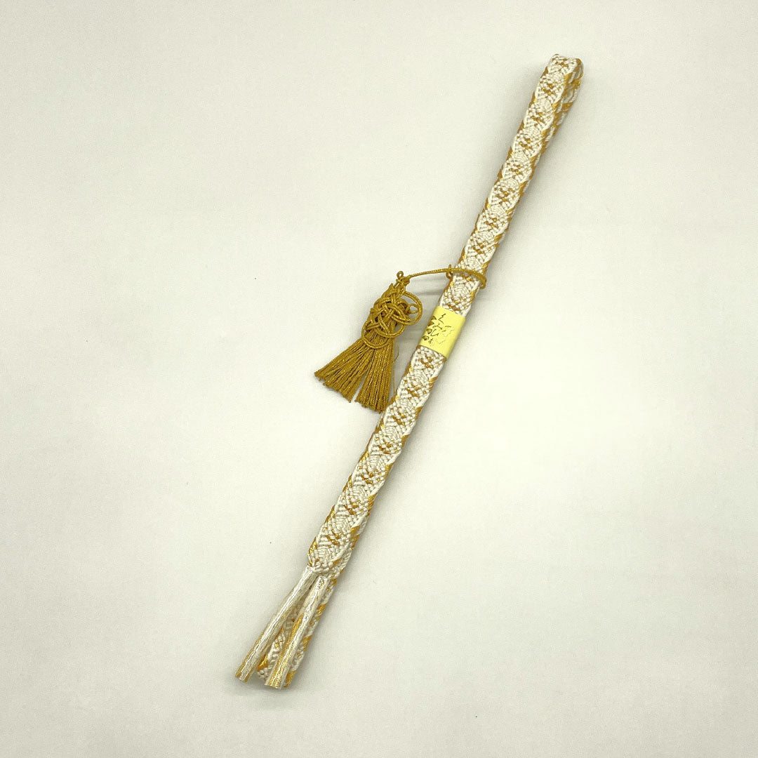 （新古品） 帯締め・帯揚げセット 正絹 NEWランク 乳白色（にゅうはくしょく） 留袖用 蝶 亀房 長さ約160cm 幅約1.8cm フォーマル 白系 1141000301311