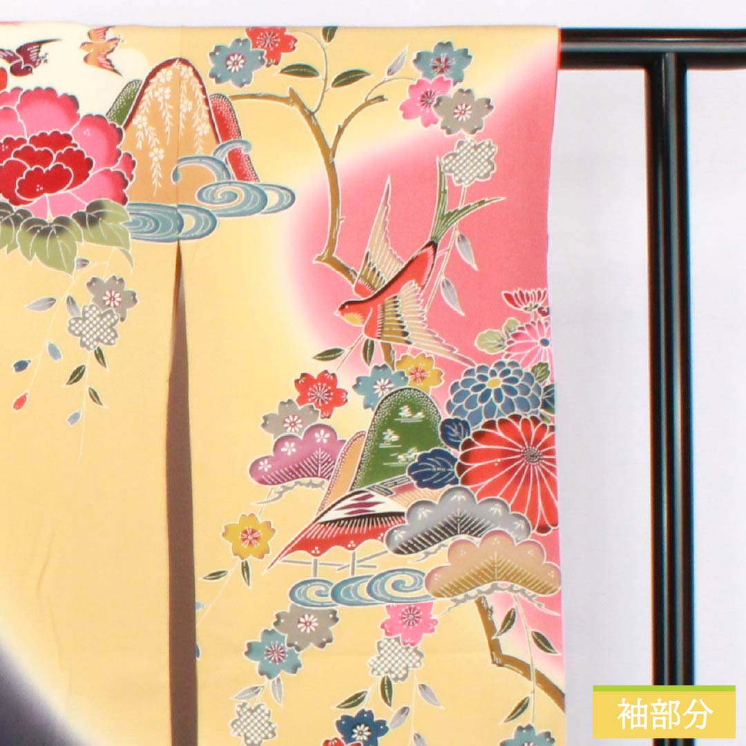 振袖 正絹 Aランク 身丈176.5cm 裄丈66cm 袷 薄柑子色（うすこうじいろ） 京紅型 吉祥文様 桜 牡丹 橙系 1113002343826