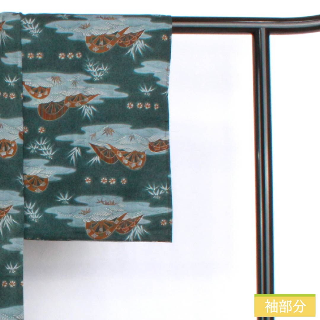 Men's wool nagajuban (long under-kimono), S-rank, length 140cm, sleeve length 67cm, iron-colored, with a bamboo grass and wave design, one-wheeled cart design, green, 1140000722419
