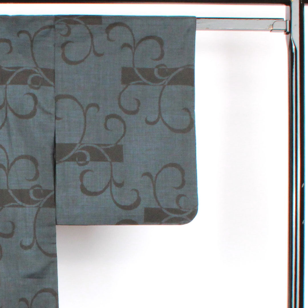 大島紬 身丈158.5cm 裄丈62.5cm 本藍染 12マルキ 経緯絣 蔦模様 正絹 Sランク 袷 紺系 1116001602318