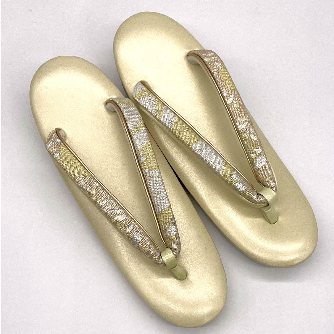（新古品）草履バックセット フォーマル 金色（きんいろ） 未使用品 古典柄 花柄 Lサイズ 金系 Sランク 1133000232421