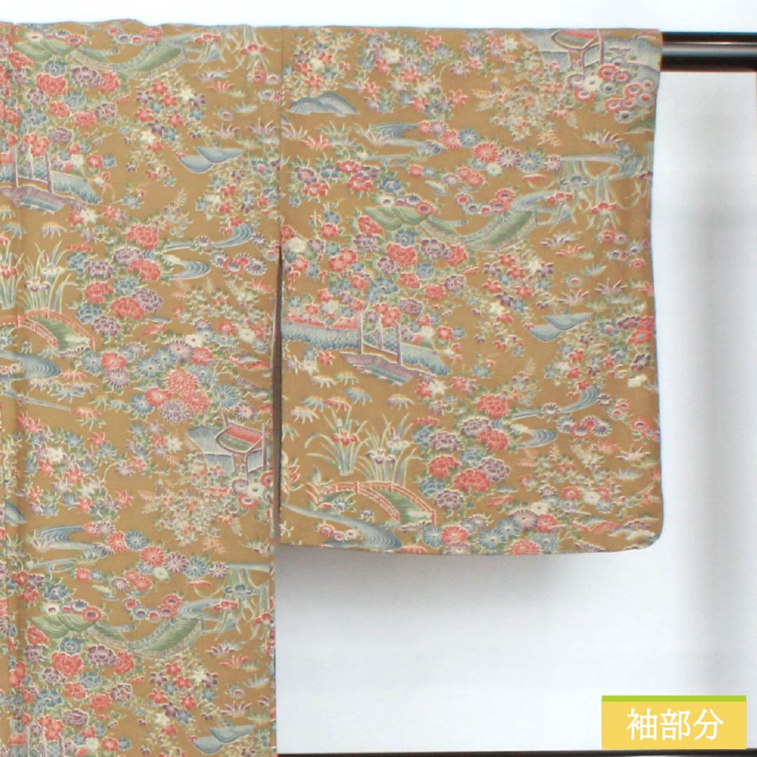 小紋 ポリエステル 身丈161cm 裄丈67cm 袷 桑染色（くわぞめいろ） 古典柄 洗える着物 Sランク 茶系 1115005822414