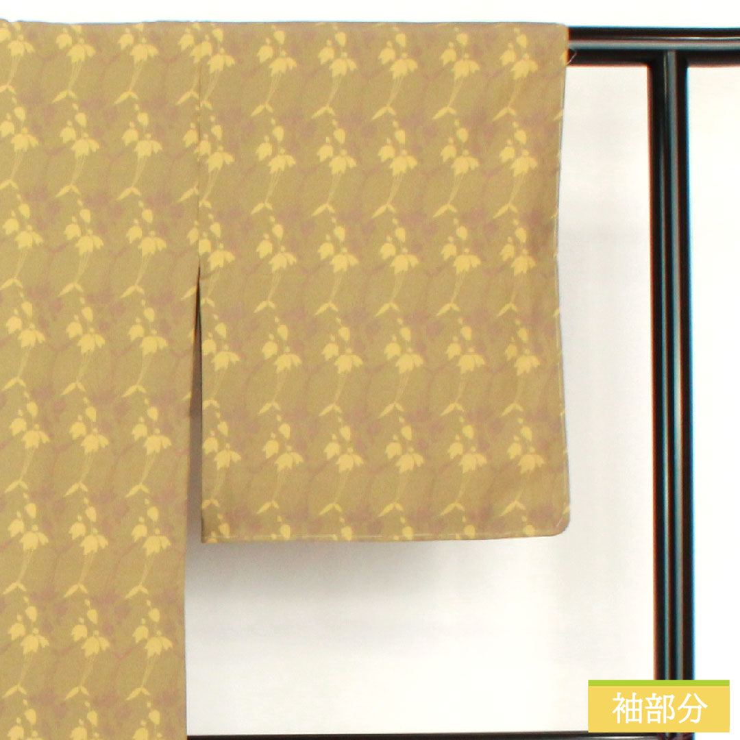 小紋 ポリエステル 身丈163cm 裄丈65cm 袷 紀州茶色（きしゅうちゃいろ） 洗える着物 抽象花 しつけ糸付き 未使用品 Sランク 緑系 1115004922419