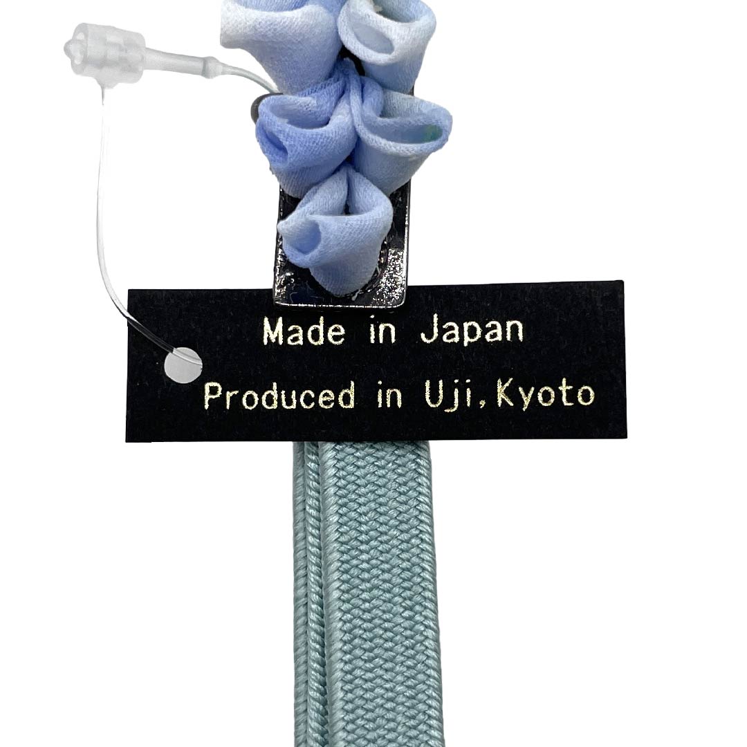 (新品)帯締め 正絹 NEWランク 三分紐 藍白色（あいじろいろ） 帯留め付き つまみ細工 日本製 長さ約135cm 幅約0.8cm カジュアル 水色系 1135006401324