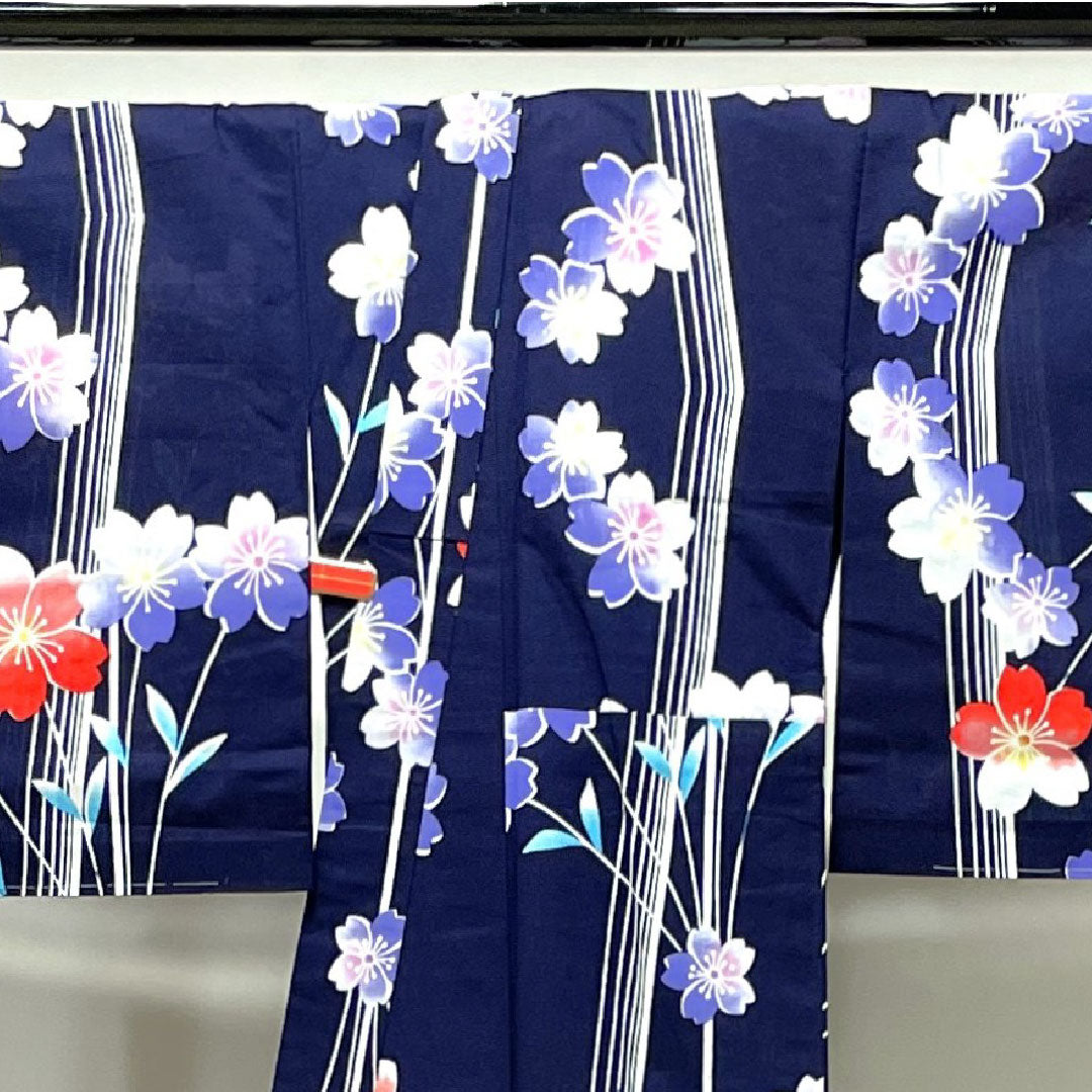 浴衣 しつけ糸付き 未使用品 濃紺色 桜 木綿 Sランク 単衣 身丈165.5cm 裄丈64.5cm 紺系 1118002342518