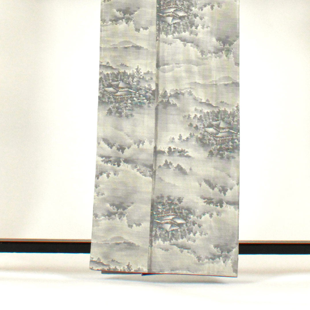 大島紬 身丈164cm 裄丈66cm 寺院風景 正絹 Sランク 袷 白系 1116000782311