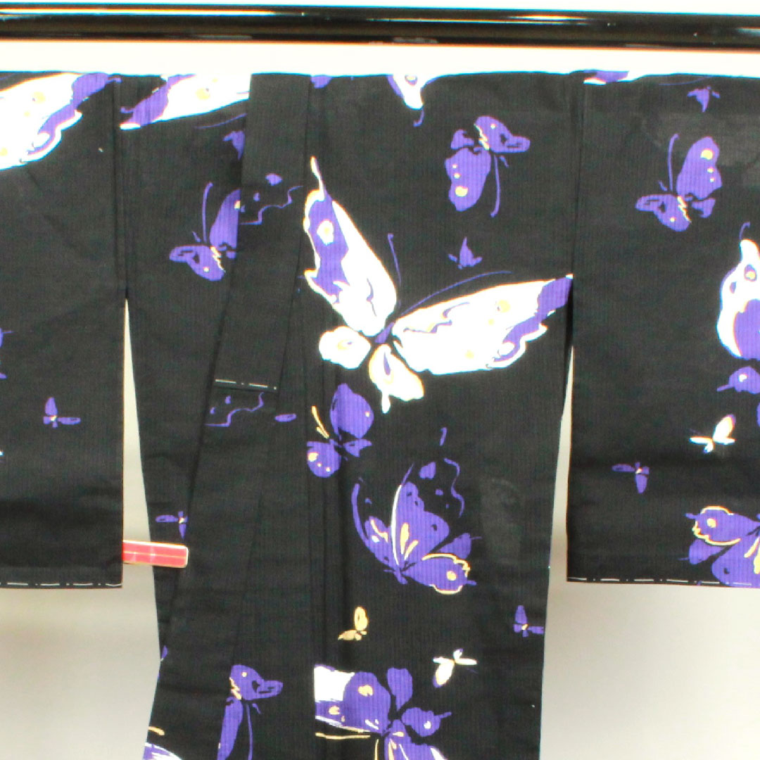 浴衣 しつけ糸付き 未使用品 蝶 木綿 Sランク 単衣 身丈173cm 裄丈72cm 黒系 1118003722610