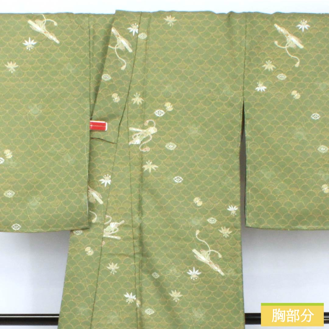 小紋 ポリエステル 身丈169cm 裄丈64.5cm 袷 仏手柑色（ぶしゅかんいろ） 洗える着物 笛 古典柄 Sランク 緑系 1115005462519