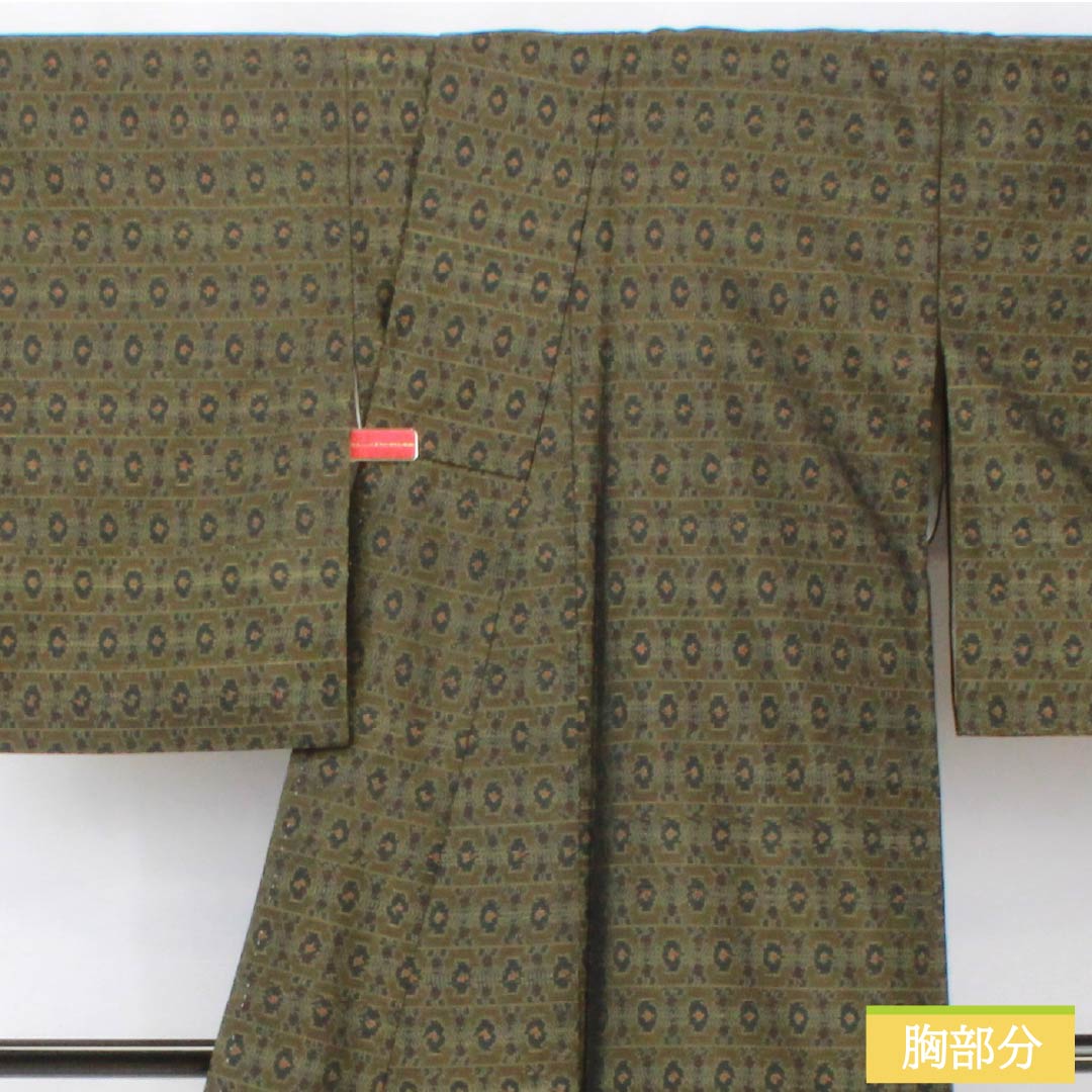 紬 正絹 身丈157.5cm 裄丈64.5cm 橄欖色（かんらんしょく） 抽象模様 Aランク 袷 緑系 1116003873319