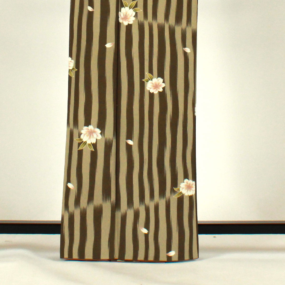 小紋 身丈166cm 裄丈68cm 袷  洗える着物 桜模様  ポリ Sランク 茶系 1115001552514