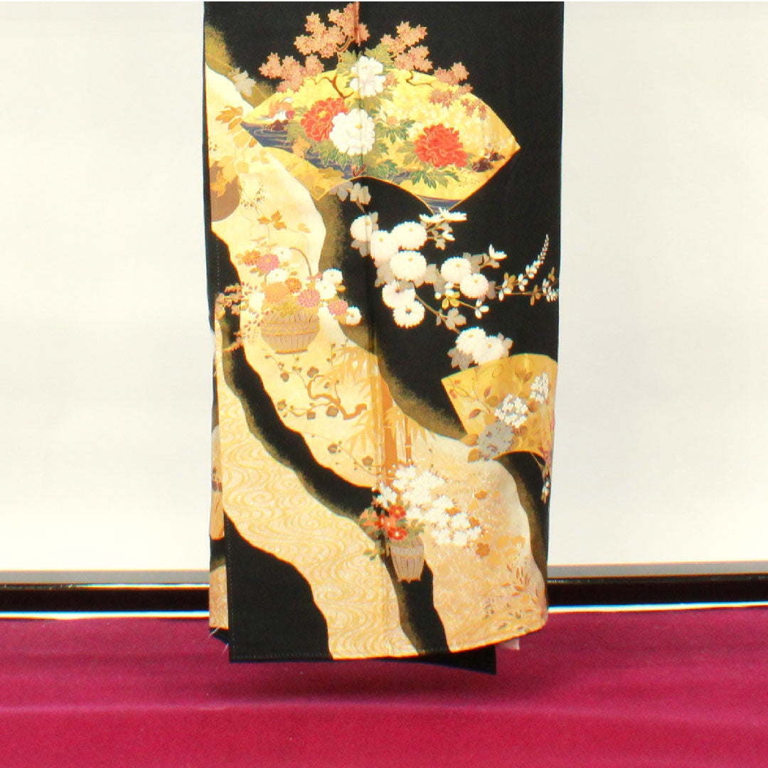 黒留袖 身丈157.5cm 裄丈61.5cm 袷 京友禅 春秋麗花図 作家物 源氏車 正絹 Aランク 五つ紋 黒系 1111000653310