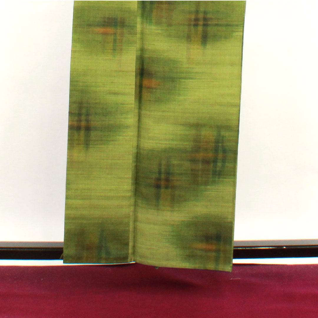 紬 身丈158cm 裄丈61cm 緑衫色 抽象模様 正絹 Sランク 袷 緑系 1116002042319