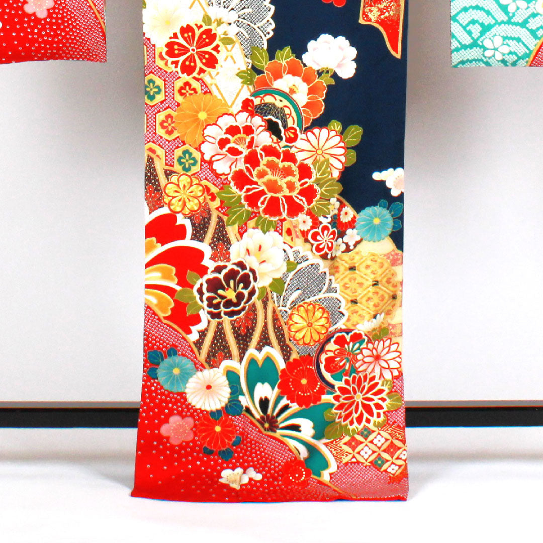 振袖 身丈170cm 裄丈68cm 袷  京友禅 熨斗に花模様 正絹 Sランク 紺系 1113000532618