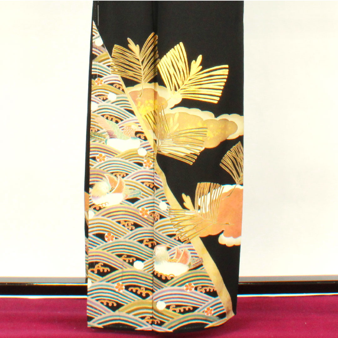 黑色正装和服，长度 161.5 厘米，袖长 63 厘米，衬里，工匠作品，松、鸳鸯、橘子、纯丝，S 级，五纹，黑色，1111000582410