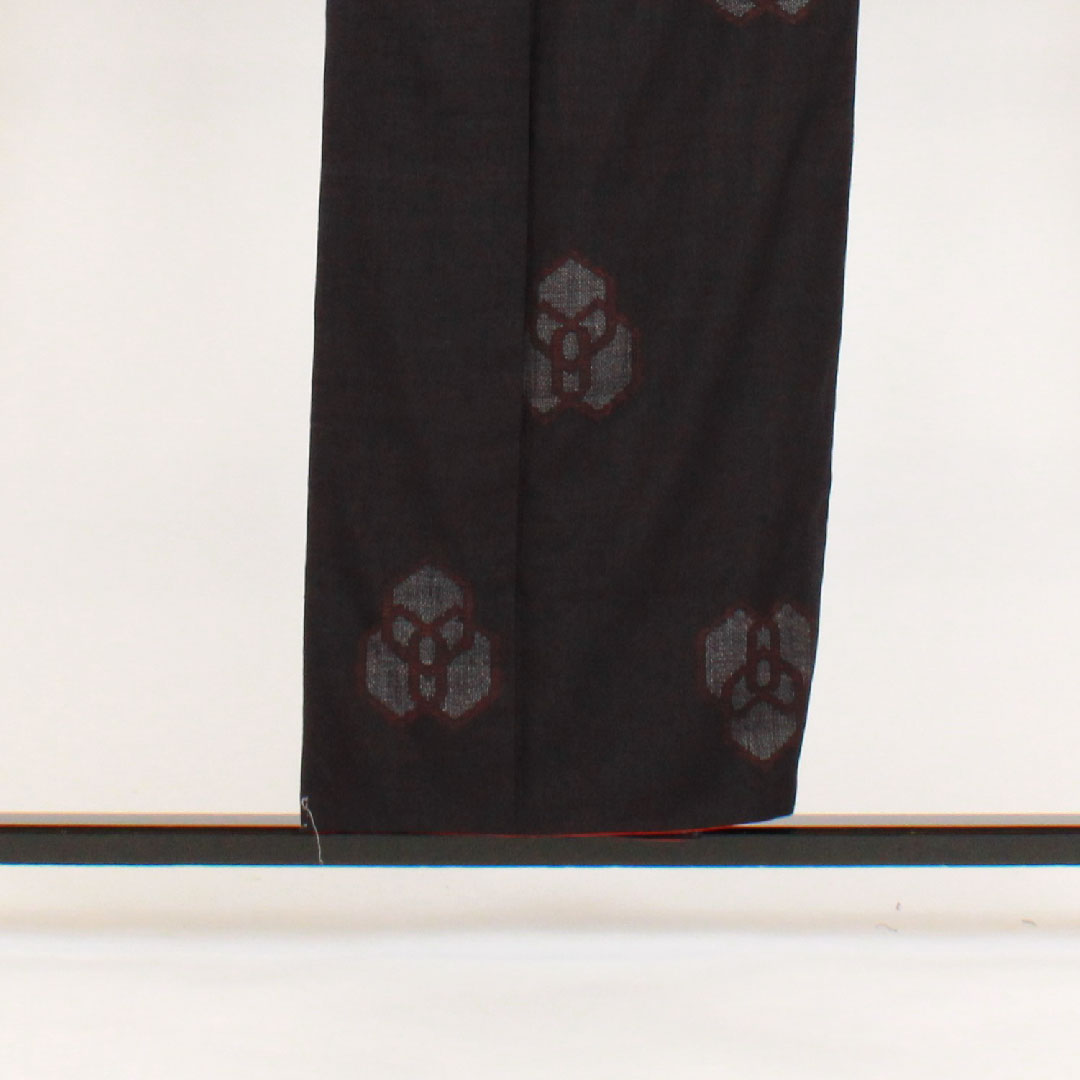結城紬 身丈153cm 裄丈65cm 80亀甲 本場結城紬 三つ組み合い一重亀甲 正絹 Aランク 袷 黒系 1116000723210
