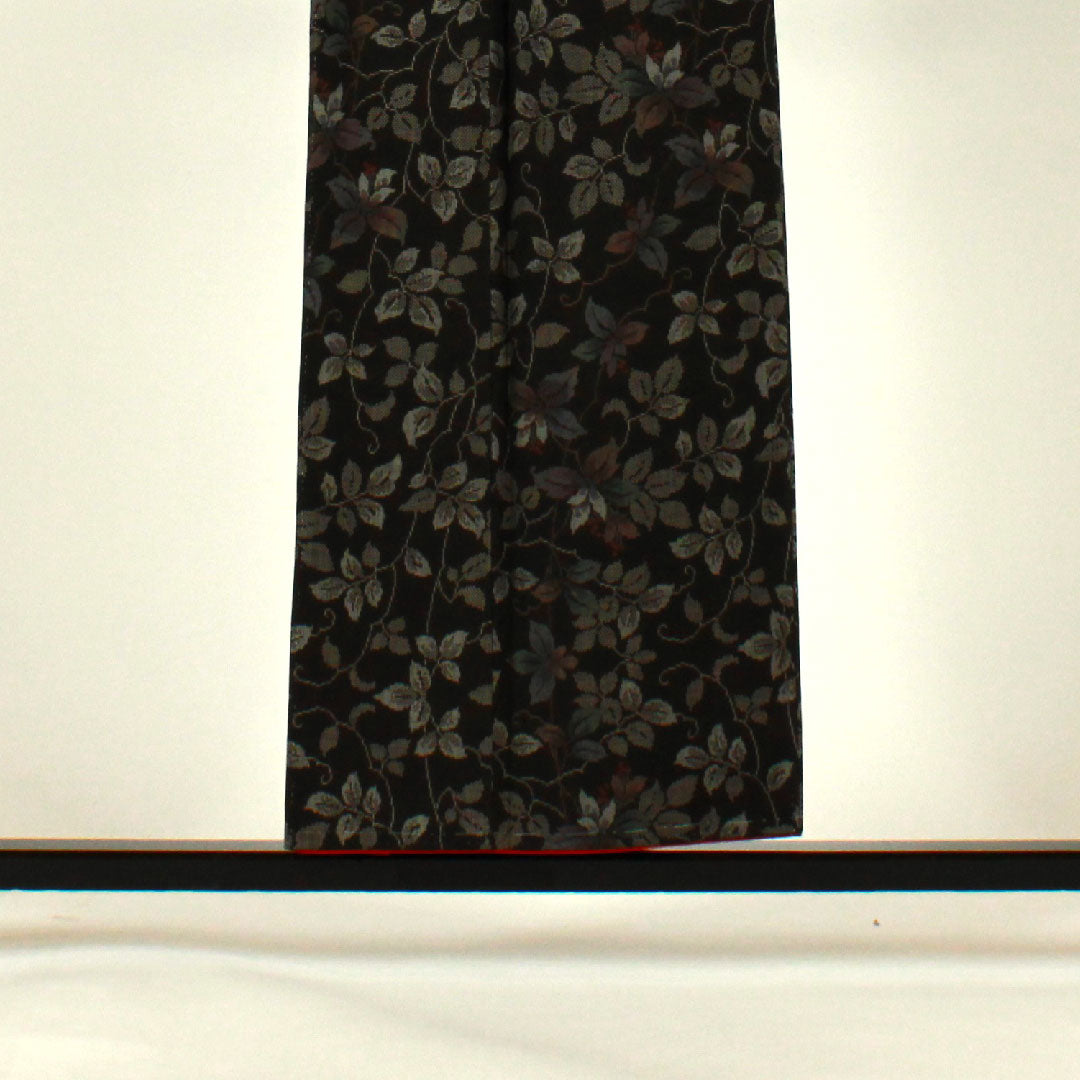 大島紬 身丈156cm 裄丈63cm 経緯絣 草花模様 正絹 Sランク 袷 黒系 1116001192310