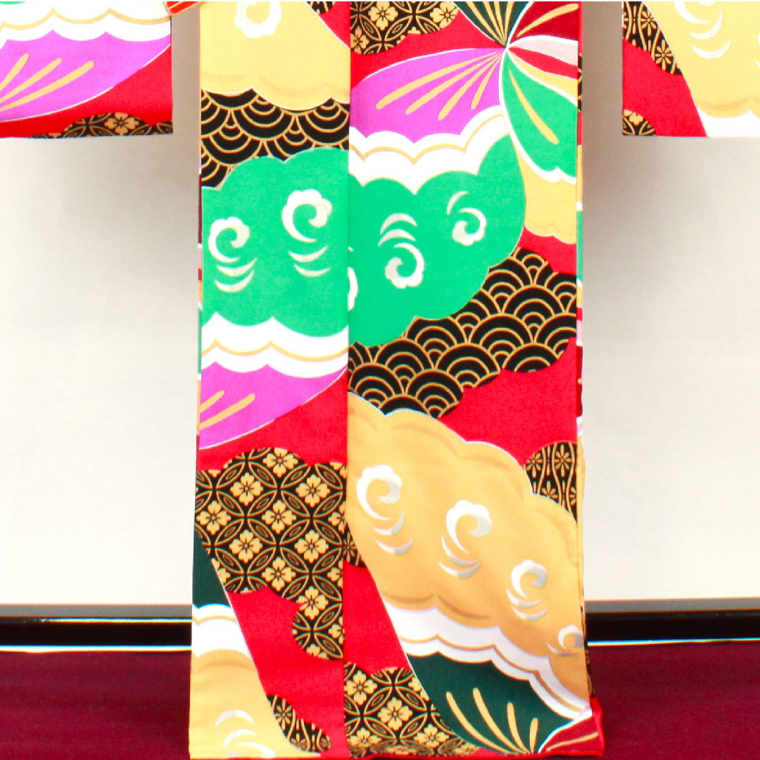 振袖 身丈171.5cm 裄丈67.5cm 袷  猩紅色 洗える着物 蝶 青海波 七宝  ポリ Sランク ピンク系 1113001282613