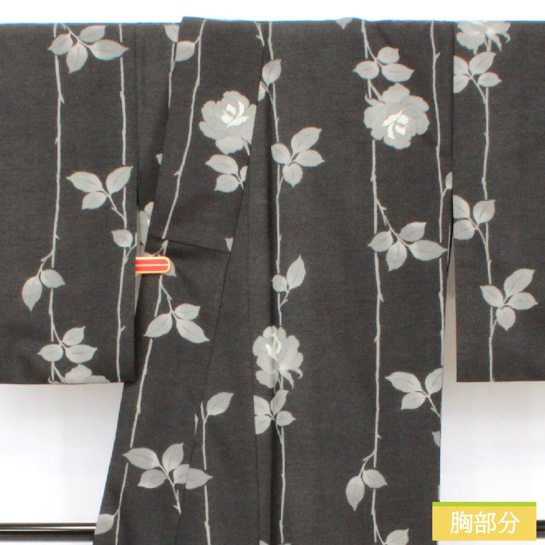 小紋 ポリエステル 身丈163.5cm 裄丈66.5cm 袷 墨黒色（すみぐろいろ） 洗える着物 バラ Sランク 黒系 1115004942410