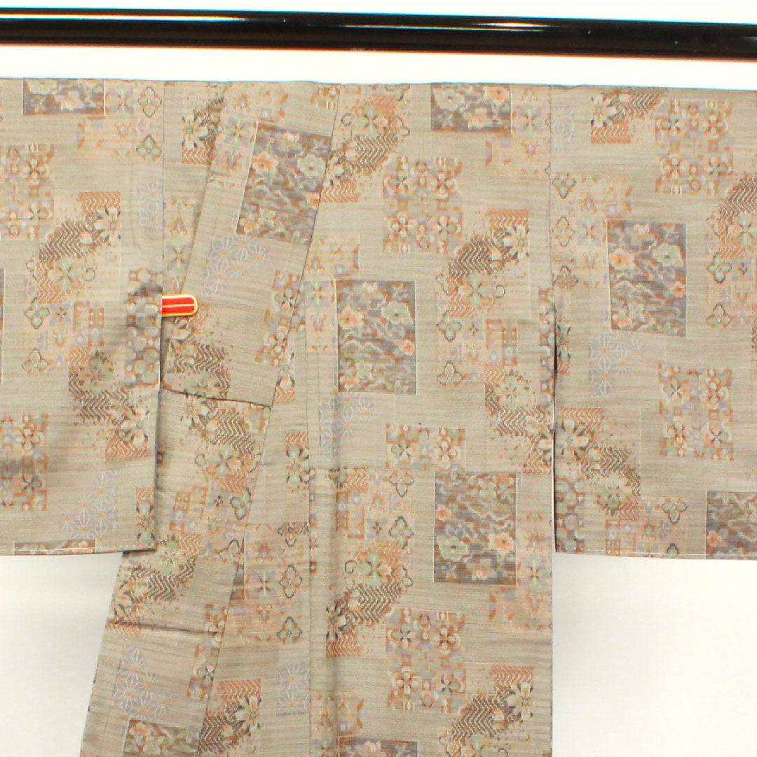 紬 身丈155cm 裄丈62.5cm 絹鼠色 抽象模様 しつけ糸付き 正絹 Sランク 袷 グレー系 1116002722322